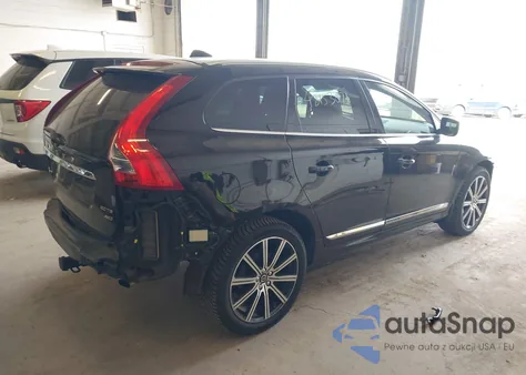 2016 Volvo Xc60 T6 Platinum z USA, uszkodzony, nr VIN YV4902RM6G2812102